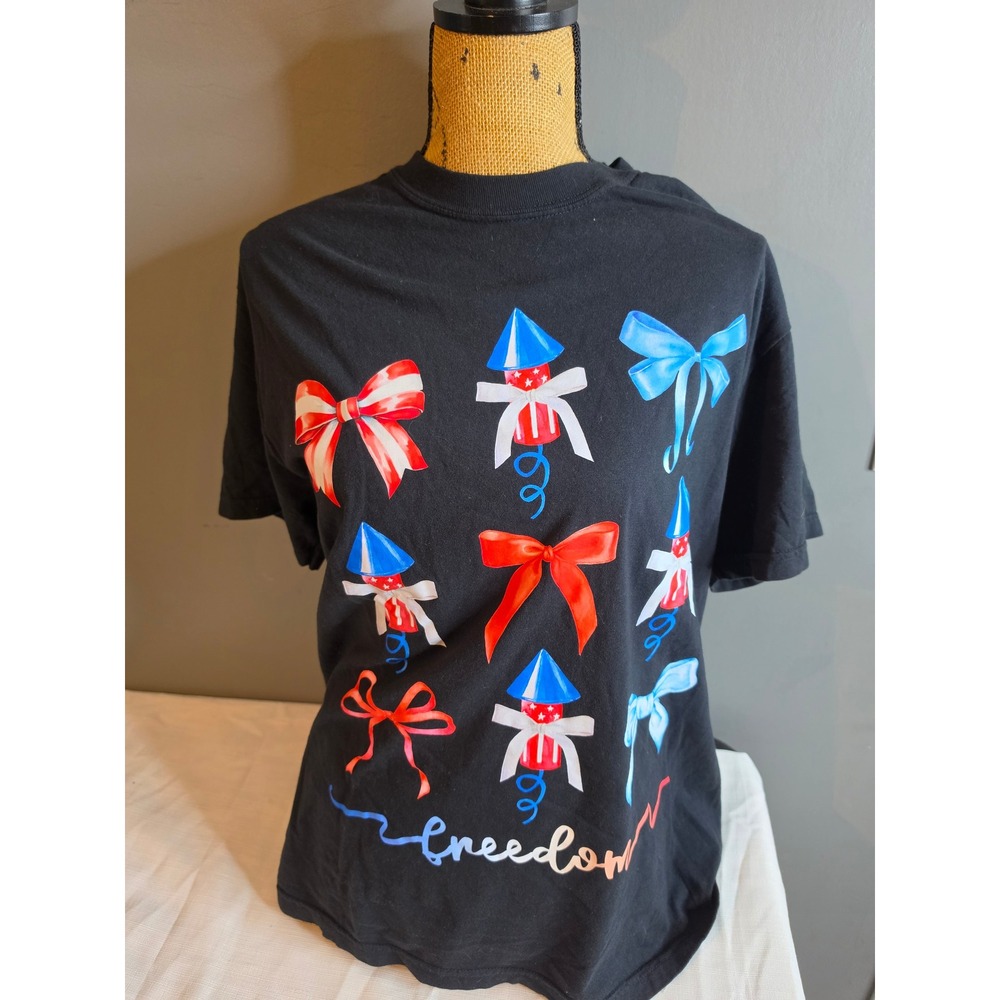 Comfort Colors Black Freedom Bows Fireworks Graphic T-Shirt Large